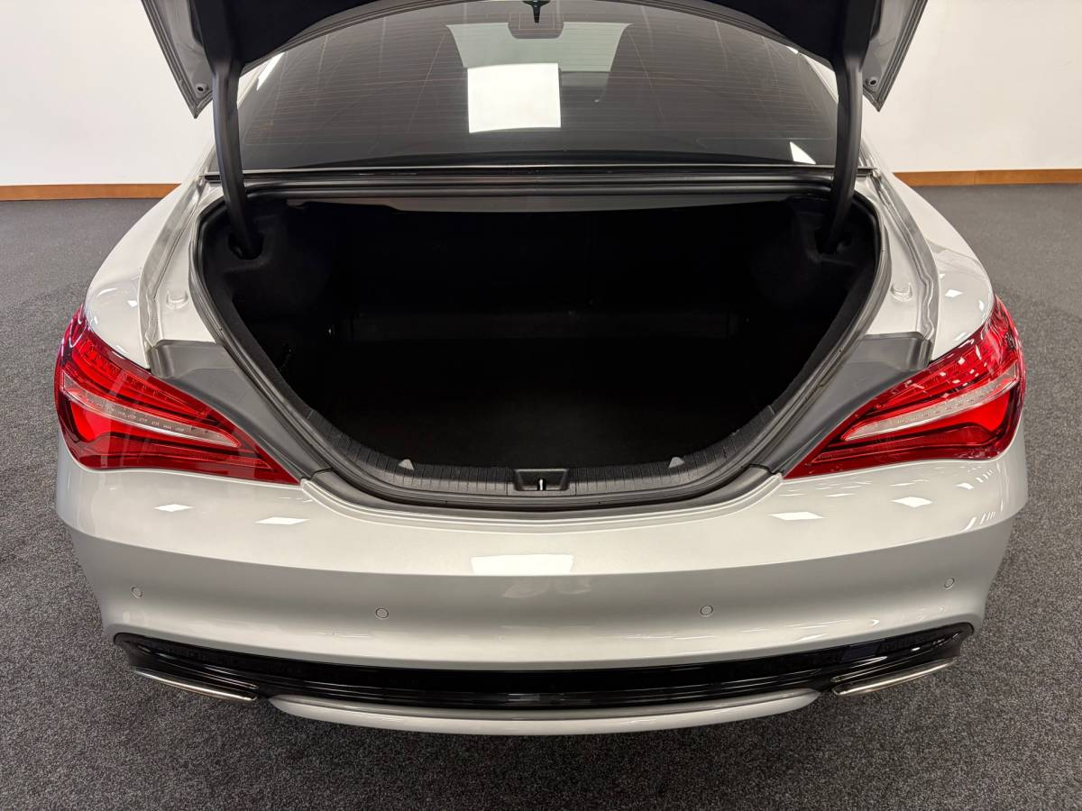 Mercedes-Benz CLA Mercedes-Benz CLA-klasse 180 Business Solution AMG*NAP*Automaat*Stoelverwarming*Navi*Cruise-Control*