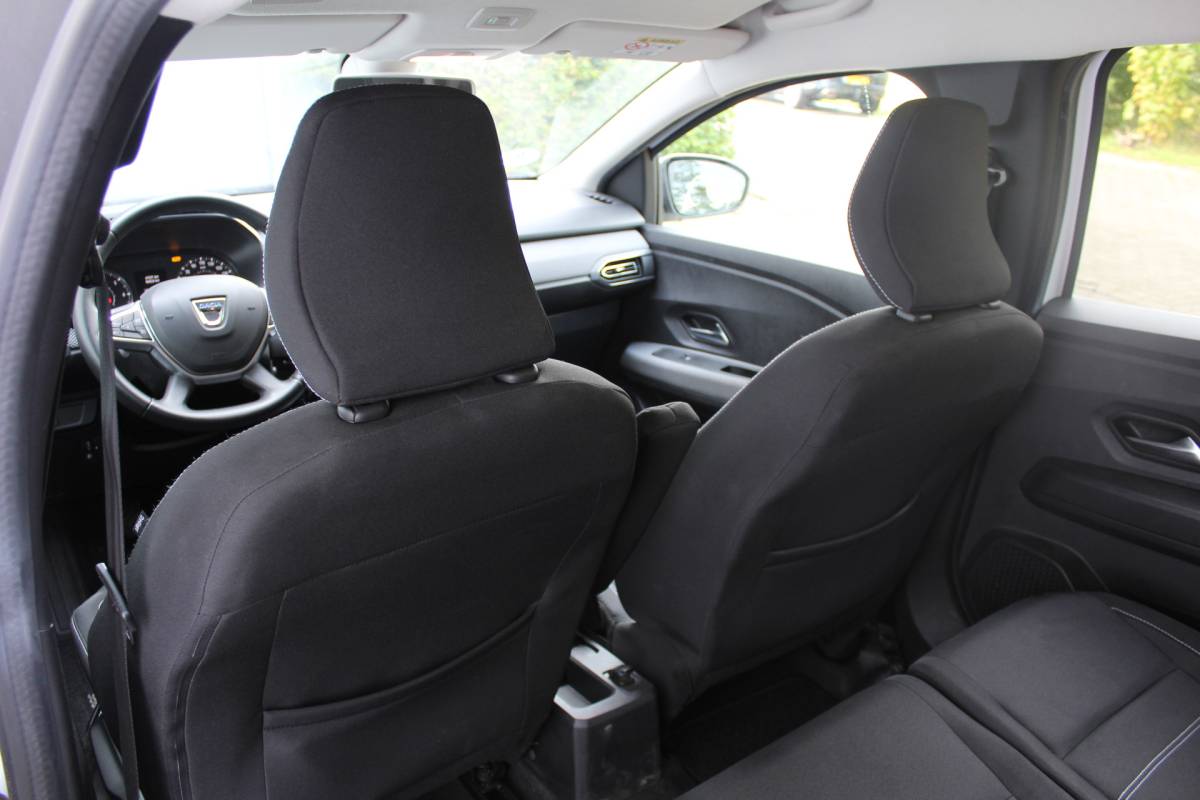 Dacia Jogger Dacia Jogger 1.0 TCe Comfort 7p. Incl. 12 maanden Garantie | Meer foto’s volgen | 1e Eigenaar | Parkeersensoren achter | Cruise controle | Airco | Bluetooth | Apple Carplay/Android Auto | Stuur multifunctioneel | Origineel NL Auto | NAP |