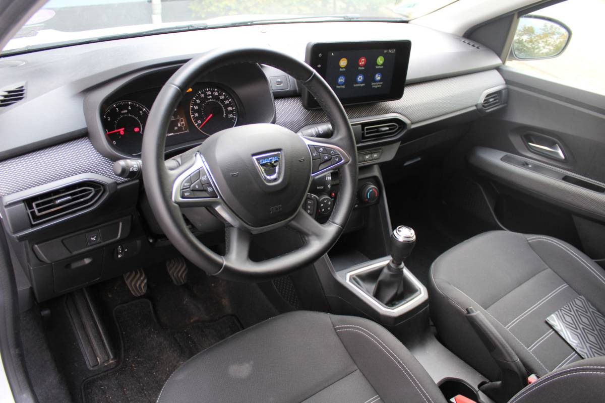 Dacia Jogger Dacia Jogger 1.0 TCe Comfort 7p. Incl. 12 maanden Garantie | Meer foto’s volgen | 1e Eigenaar | Parkeersensoren achter | Cruise controle | Airco | Bluetooth | Apple Carplay/Android Auto | Stuur multifunctioneel | Origineel NL Auto | NAP |