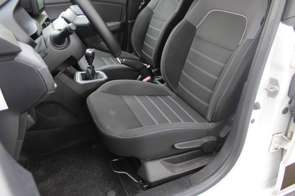 Dacia Jogger Dacia Jogger 1.0 TCe Comfort 7p. Incl. 12 maanden Garantie | Meer foto’s volgen | 1e Eigenaar | Parkeersensoren achter | Cruise controle | Airco | Bluetooth | Apple Carplay/Android Auto | Stuur multifunctioneel | Origineel NL Auto | NAP |