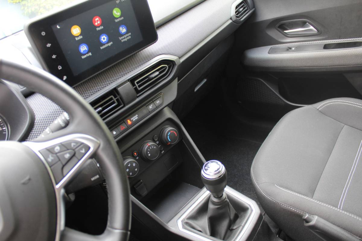 Dacia Jogger Dacia Jogger 1.0 TCe Comfort 7p. Incl. 12 maanden Garantie | Meer foto’s volgen | 1e Eigenaar | Parkeersensoren achter | Cruise controle | Airco | Bluetooth | Apple Carplay/Android Auto | Stuur multifunctioneel | Origineel NL Auto | NAP |