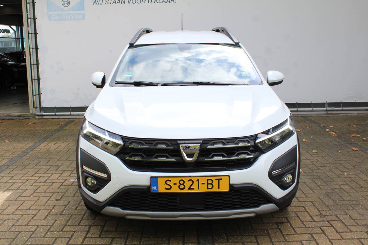 Dacia Jogger Dacia Jogger 1.0 TCe Comfort 7p. Incl. 12 maanden Garantie | Meer foto’s volgen | 1e Eigenaar | Parkeersensoren achter | Cruise controle | Airco | Bluetooth | Apple Carplay/Android Auto | Stuur multifunctioneel | Origineel NL Auto | NAP |