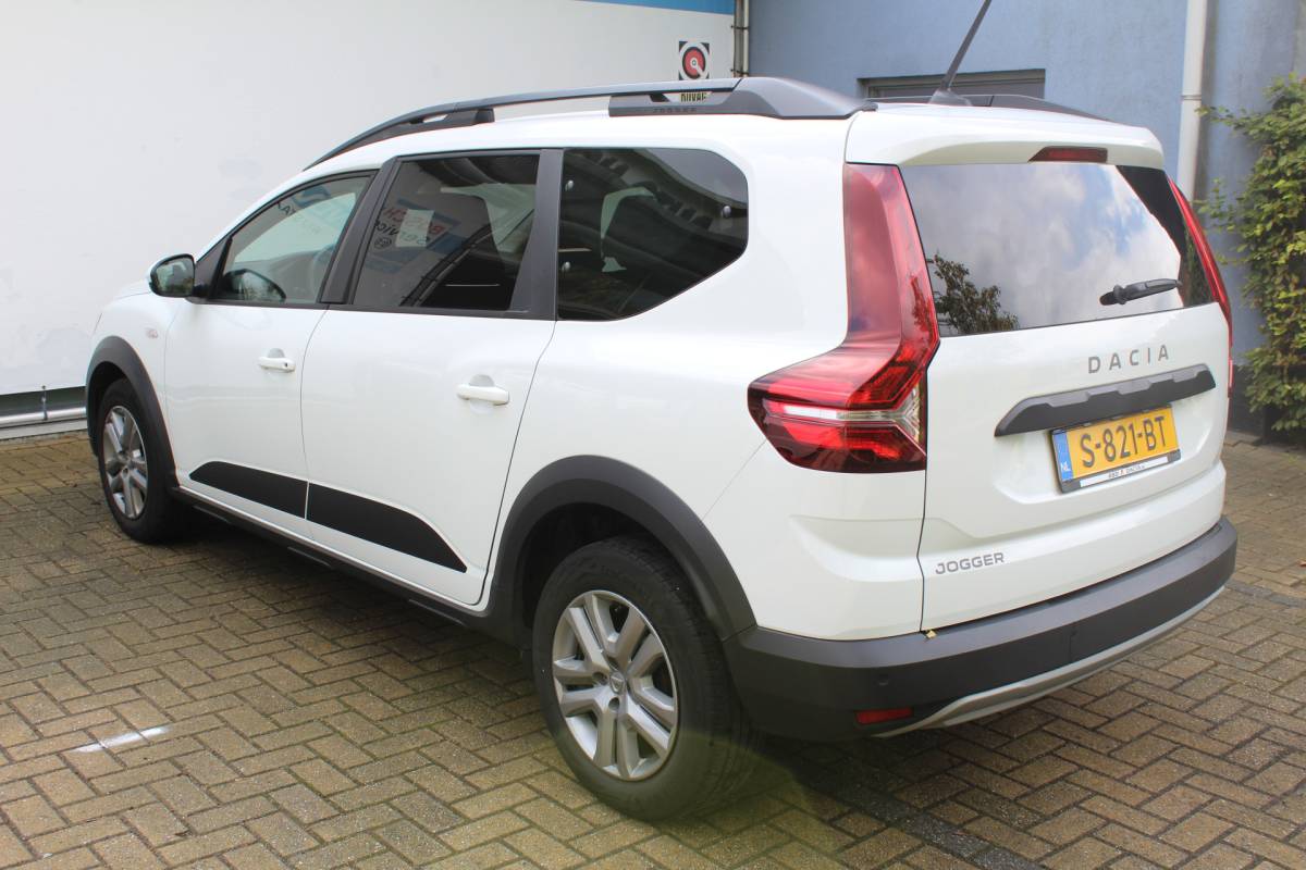 Dacia Jogger Dacia Jogger 1.0 TCe Comfort 7p. Incl. 12 maanden Garantie | Meer foto’s volgen | 1e Eigenaar | Parkeersensoren achter | Cruise controle | Airco | Bluetooth | Apple Carplay/Android Auto | Stuur multifunctioneel | Origineel NL Auto | NAP |