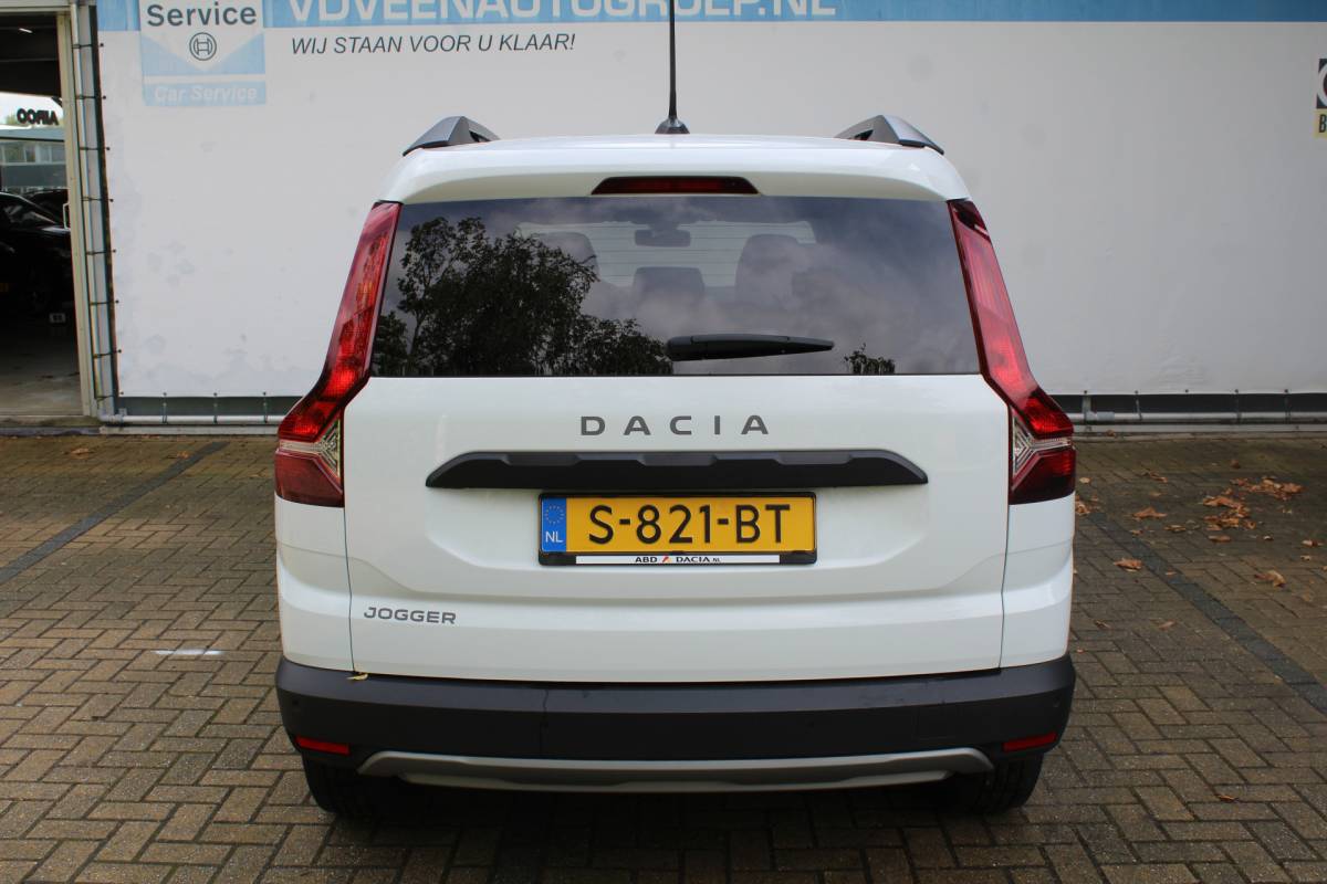 Dacia Jogger Dacia Jogger 1.0 TCe Comfort 7p. Incl. 12 maanden Garantie | Meer foto’s volgen | 1e Eigenaar | Parkeersensoren achter | Cruise controle | Airco | Bluetooth | Apple Carplay/Android Auto | Stuur multifunctioneel | Origineel NL Auto | NAP |
