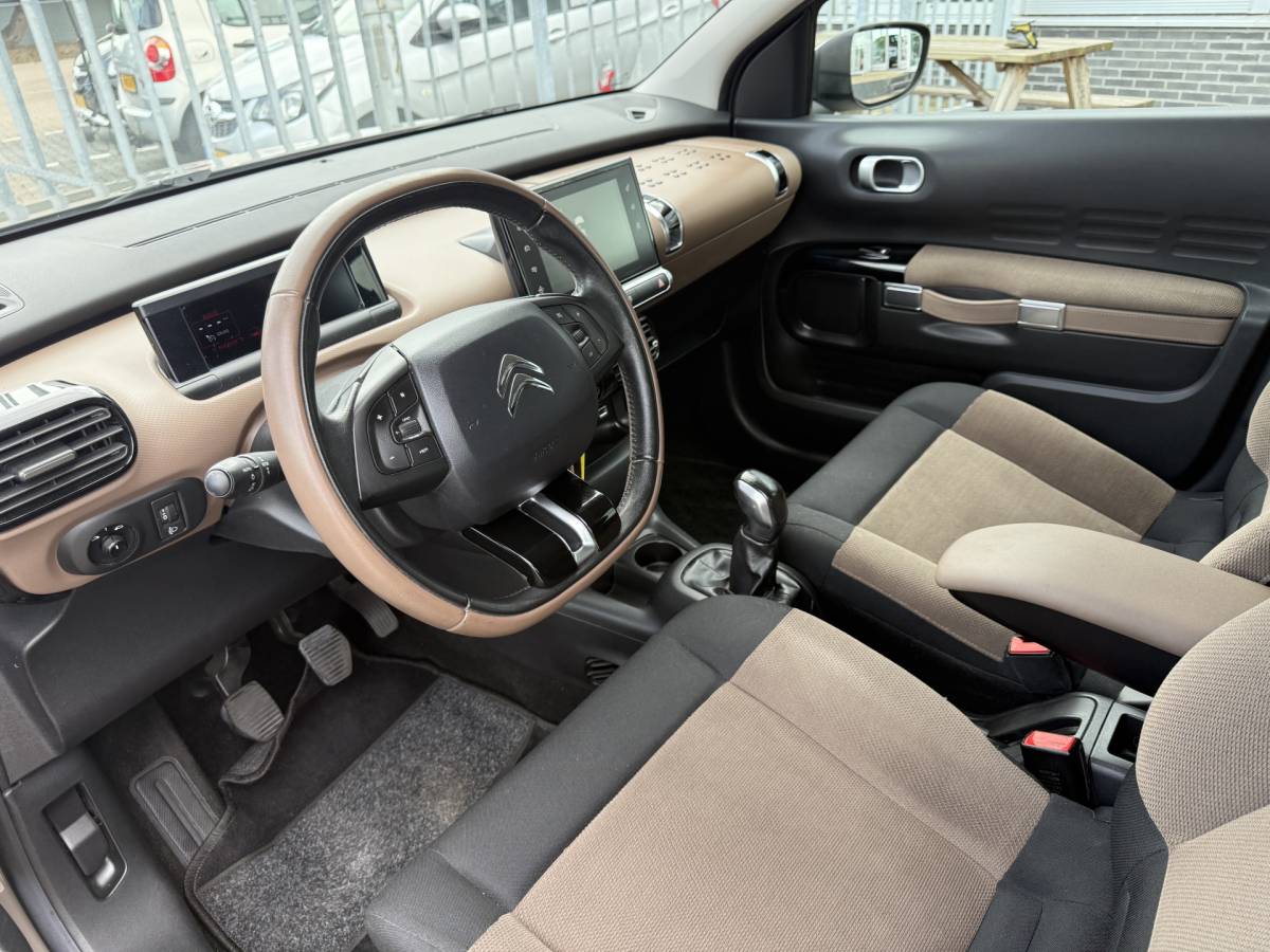 Citroën C4 Cactus Citroën C4 Cactus 1.2 VTi Feel Navigatie, Luxe intr, Climate contr, Cruise contr, etc..