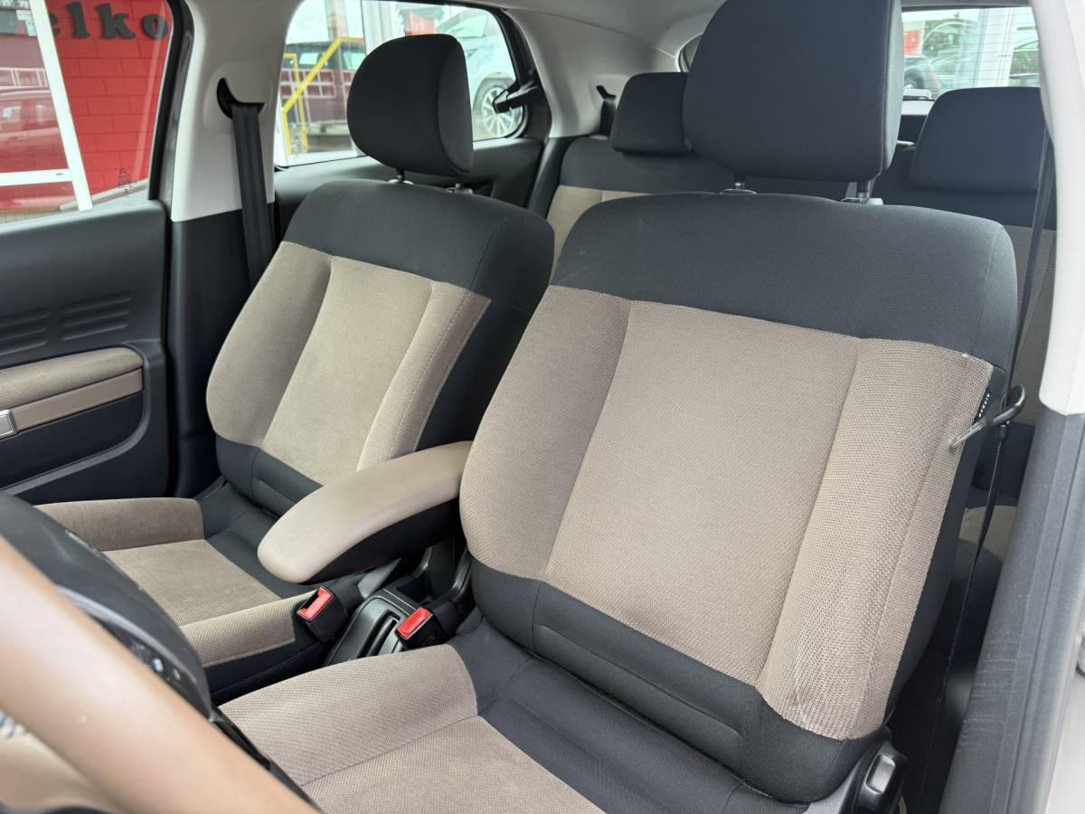 Citroën C4 Cactus Citroën C4 Cactus 1.2 VTi Feel Navigatie, Luxe intr, Climate contr, Cruise contr, etc..