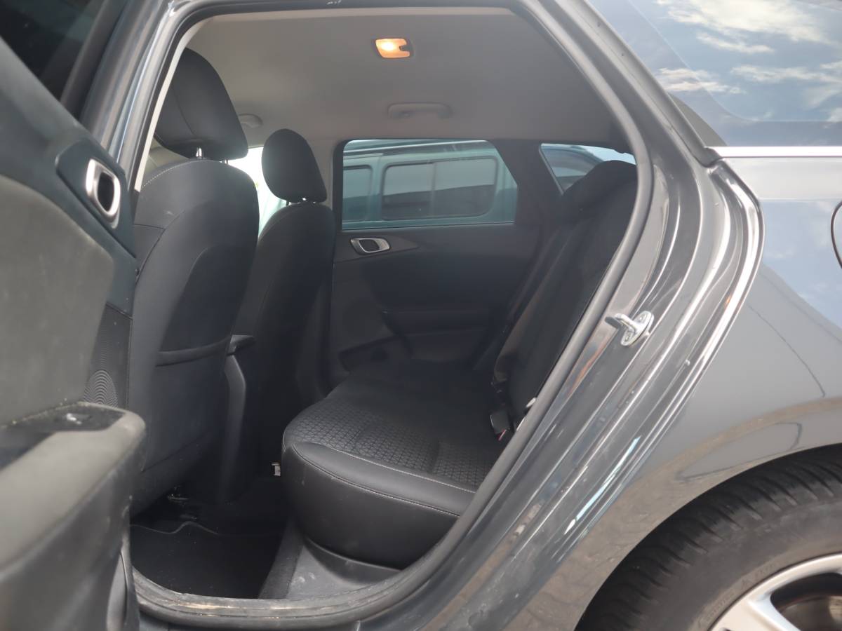 Kia Ceed Sportswagon Kia Ceed Sportswagon 1.0 T-GDi DynamicLine / Trekhaak / Camera / Carplay
