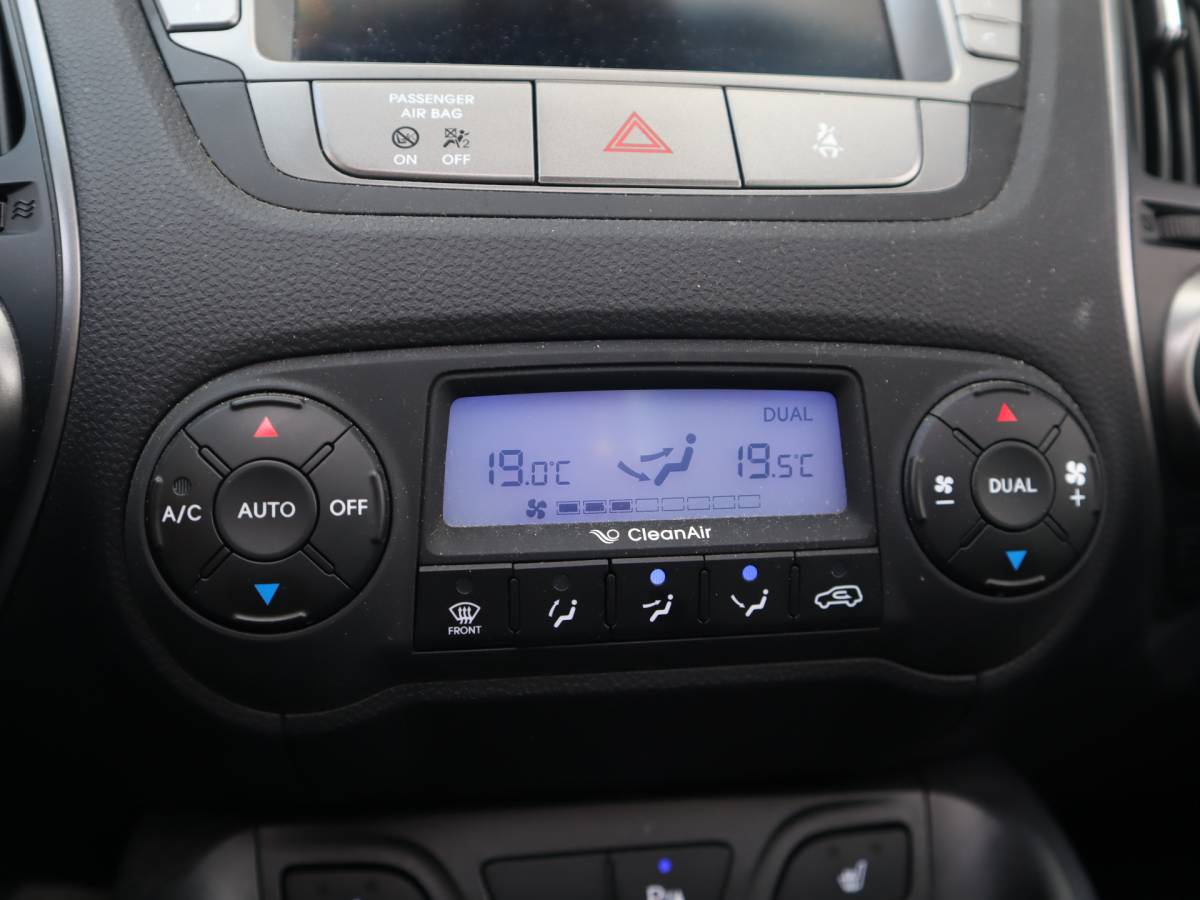Hyundai ix35 Hyundai ix35 2.0i i-Catcher / Leder / Trekhaak / Pano / Stoelverwarming