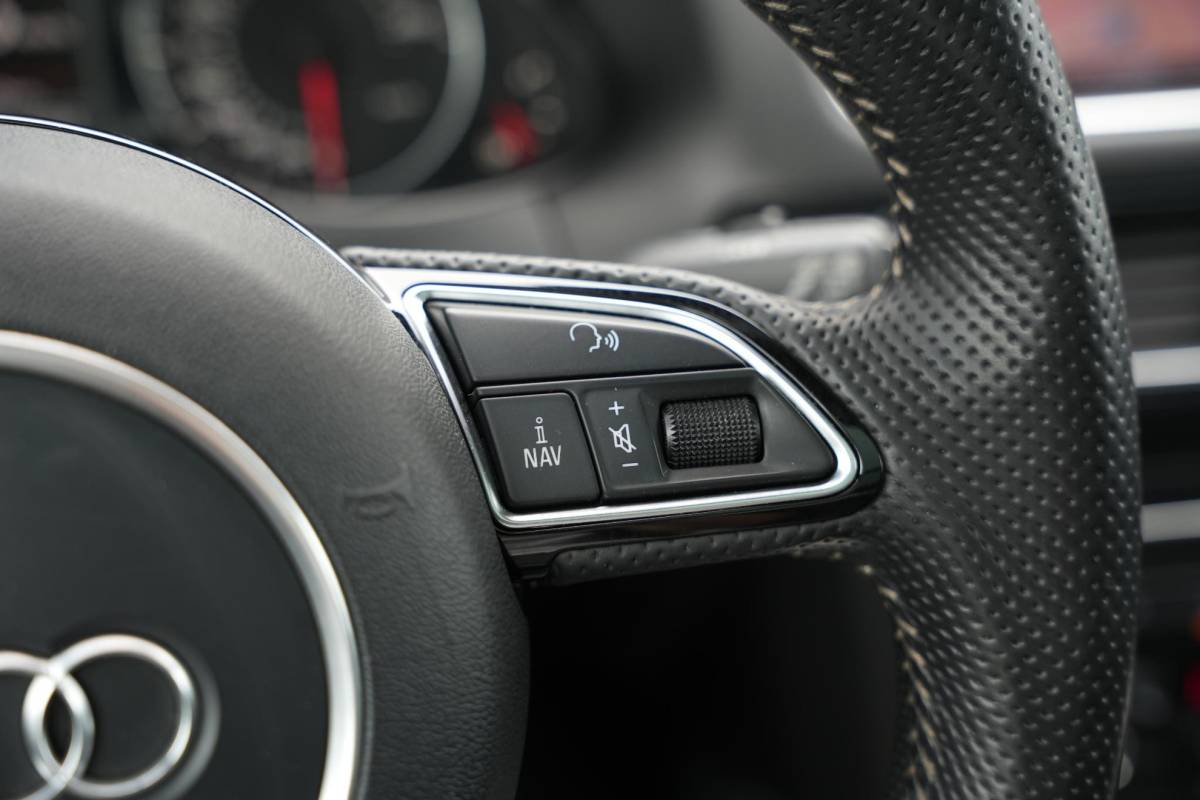 Audi Q5 Audi Q5 3.2 TFSI quattro S Edition S Line Cruise B&O Leer Elektrische Stoelen SQ5 Look
