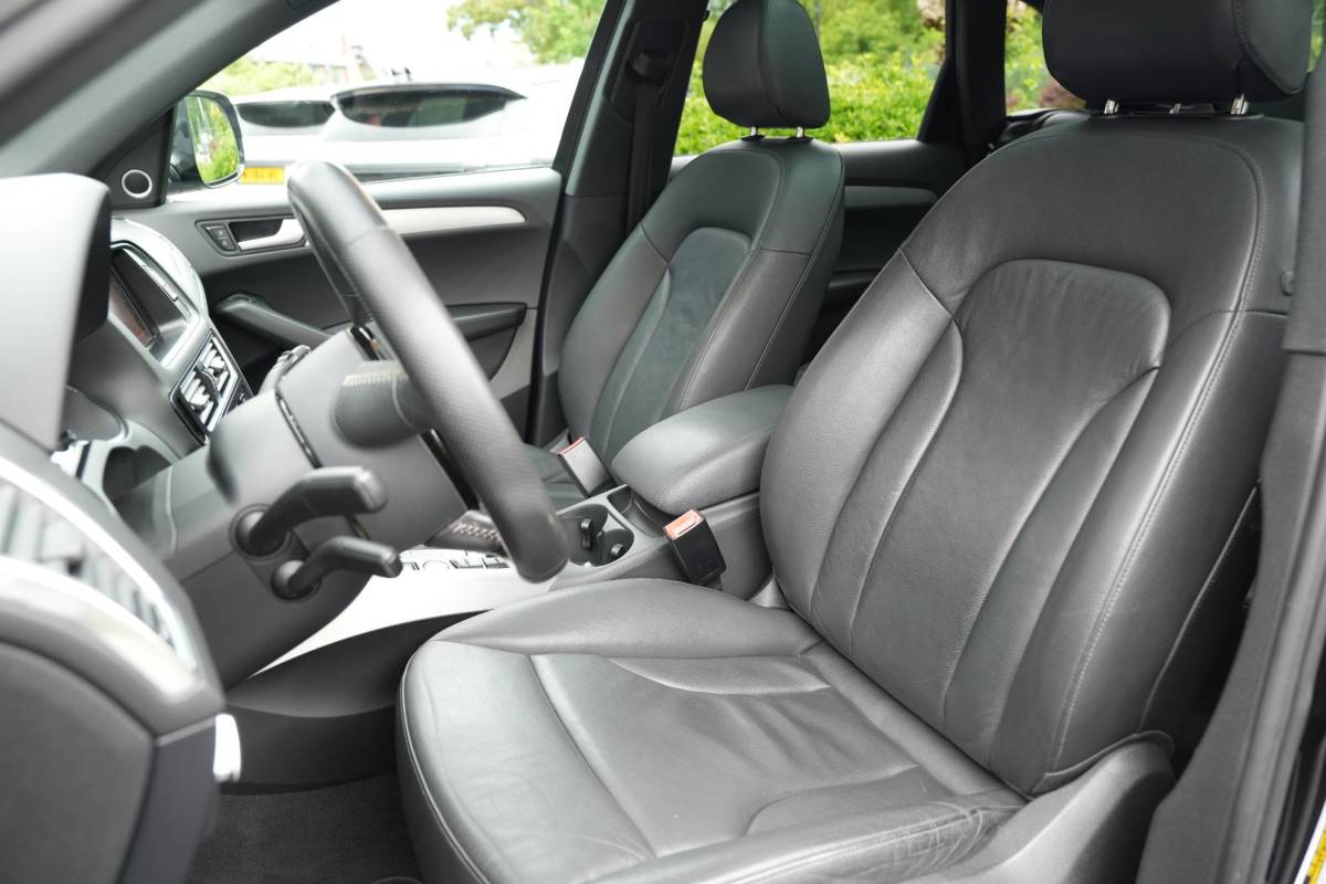 Audi Q5 Audi Q5 3.2 TFSI quattro S Edition S Line Cruise B&O Leer Elektrische Stoelen SQ5 Look