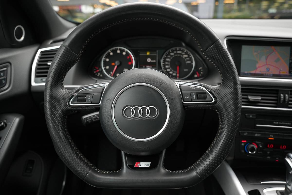 Audi Q5 Audi Q5 3.2 TFSI quattro S Edition S Line Cruise B&O Leer Elektrische Stoelen SQ5 Look