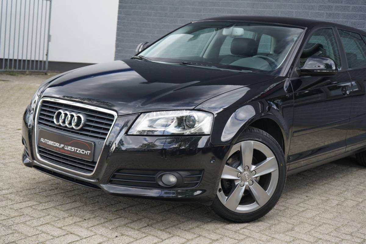 Audi A3 Audi A3 Sportback 1.4 TFSI Attraction, Leder, Navigatie, NAP