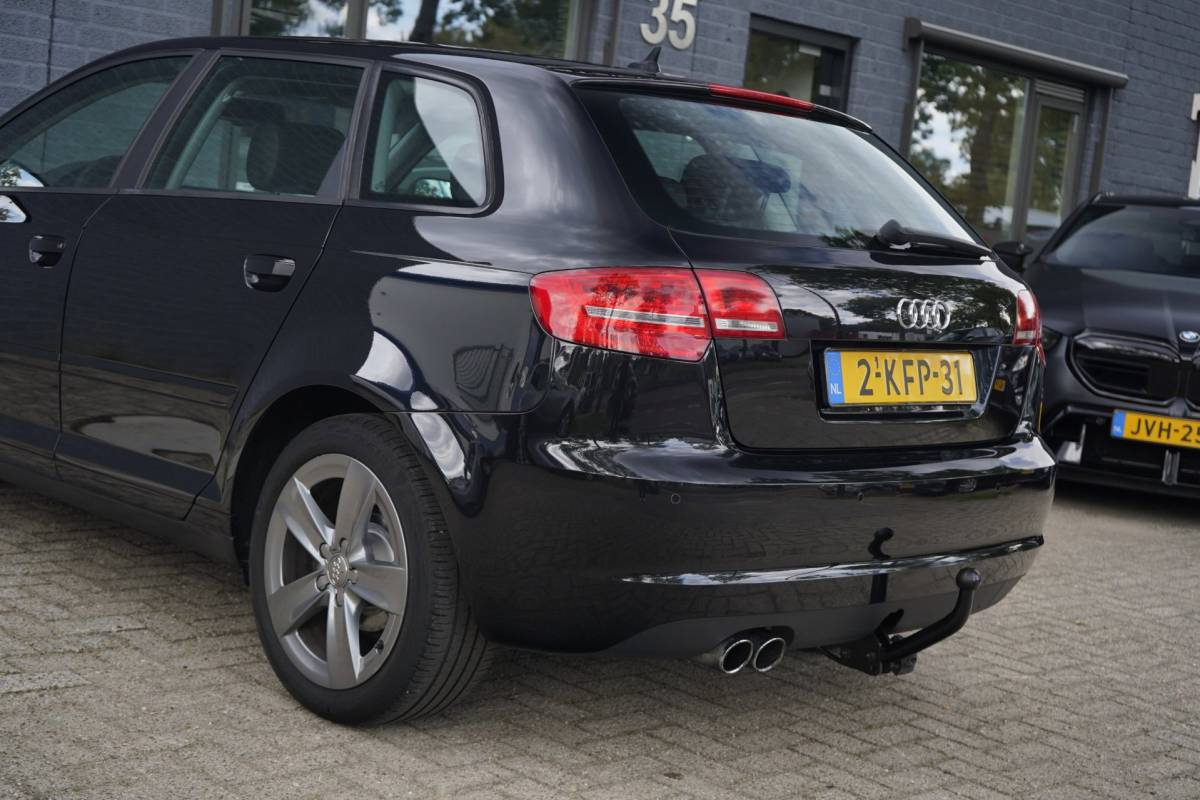 Audi A3 Audi A3 Sportback 1.4 TFSI Attraction, Leder, Navigatie, NAP