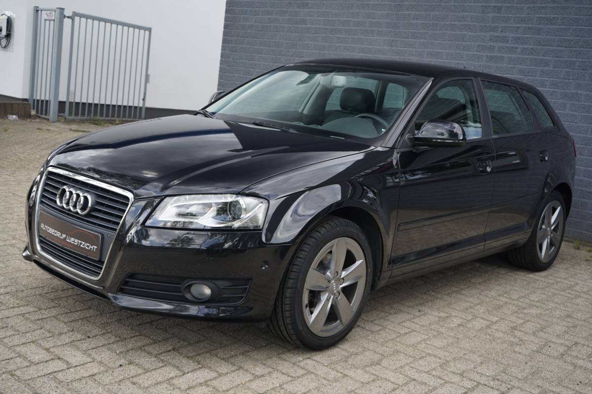 Audi A3 Audi A3 Sportback 1.4 TFSI Attraction, Leder, Navigatie, NAP