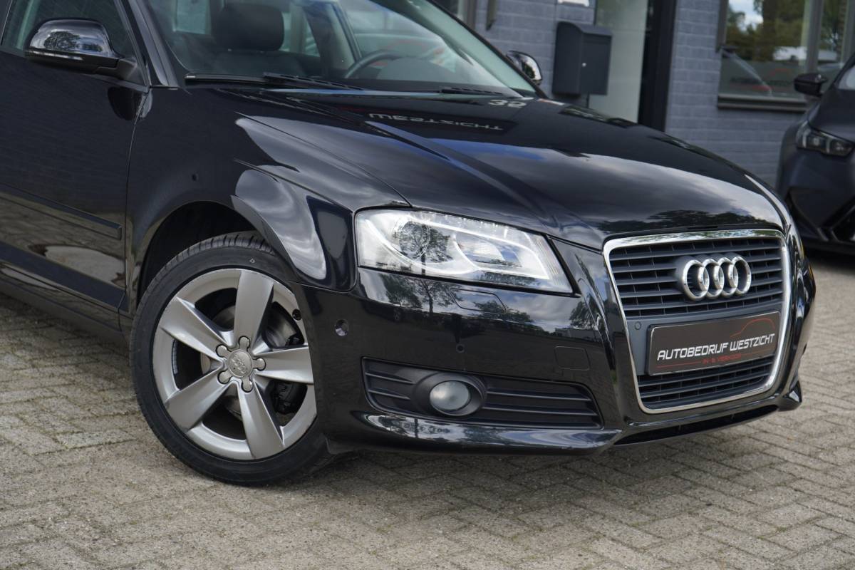 Audi A3 Audi A3 Sportback 1.4 TFSI Attraction, Leder, Navigatie, NAP