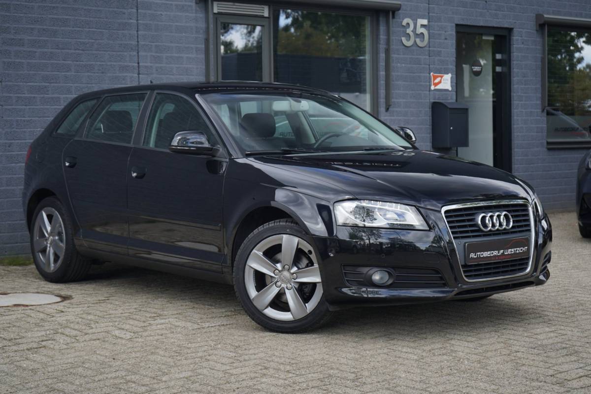 Audi A3 Audi A3 Sportback 1.4 TFSI Attraction, Leder, Navigatie, NAP