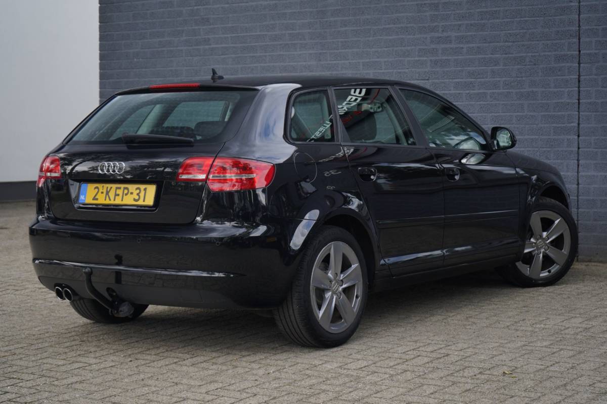 Audi A3 Audi A3 Sportback 1.4 TFSI Attraction, Leder, Navigatie, NAP