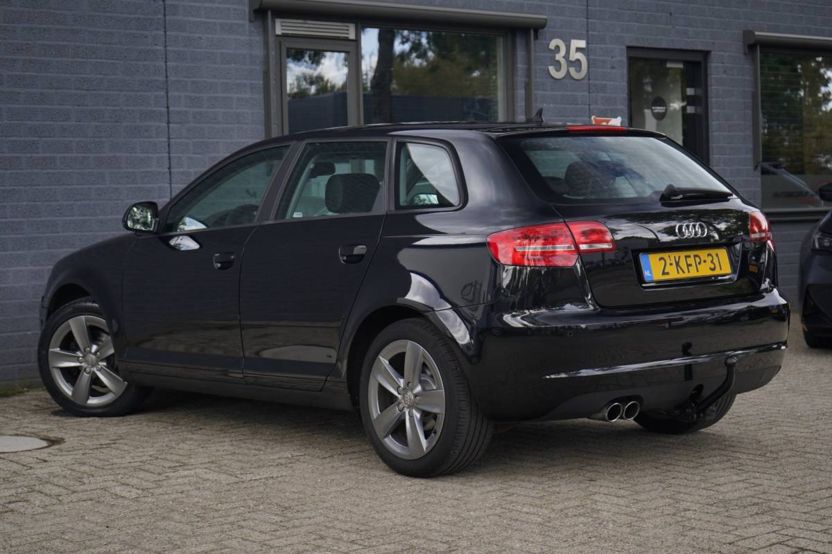 Audi A3 Audi A3 Sportback 1.4 TFSI Attraction, Leder, Navigatie, NAP