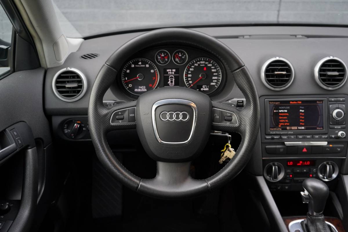 Audi A3 Audi A3 Sportback 1.4 TFSI Attraction, Leder, Navigatie, NAP