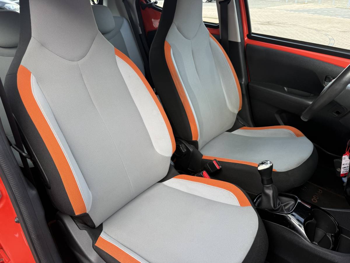 Toyota Aygo Toyota Aygo 1.0 VVT-i x-wave Airco, Camera, Bluetooth tel, etc..!!