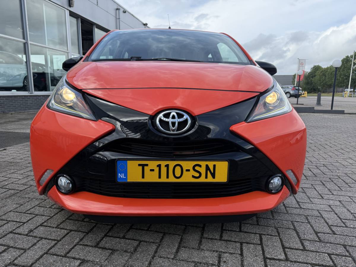 Toyota Aygo Toyota Aygo 1.0 VVT-i x-wave Airco, Camera, Bluetooth tel, etc..!!