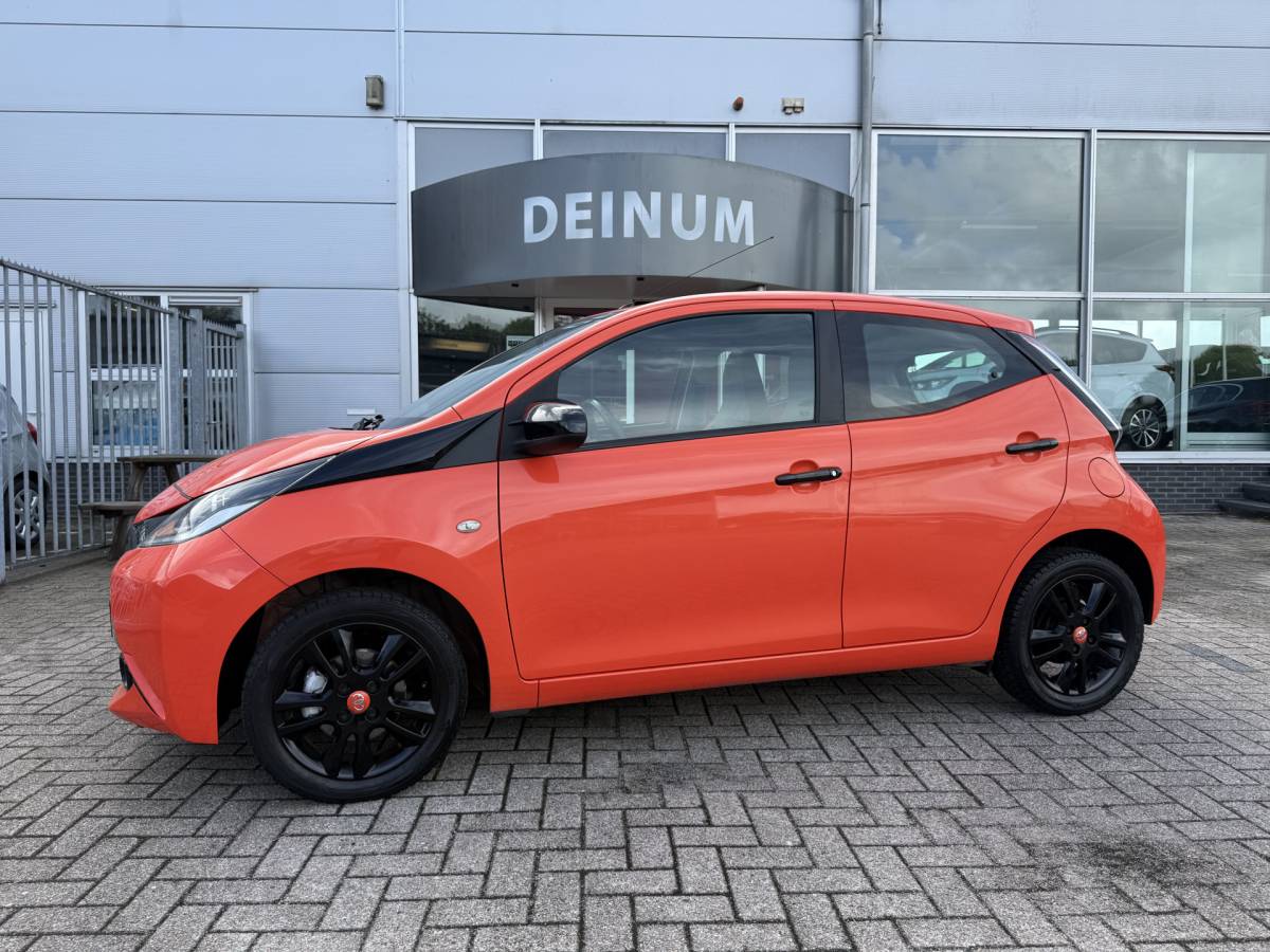 Toyota Aygo Toyota Aygo 1.0 VVT-i x-wave Airco, Camera, Bluetooth tel, etc..!!