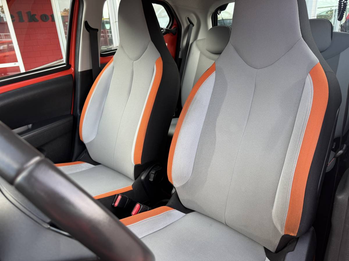 Toyota Aygo Toyota Aygo 1.0 VVT-i x-wave Airco, Camera, Bluetooth tel, etc..!!