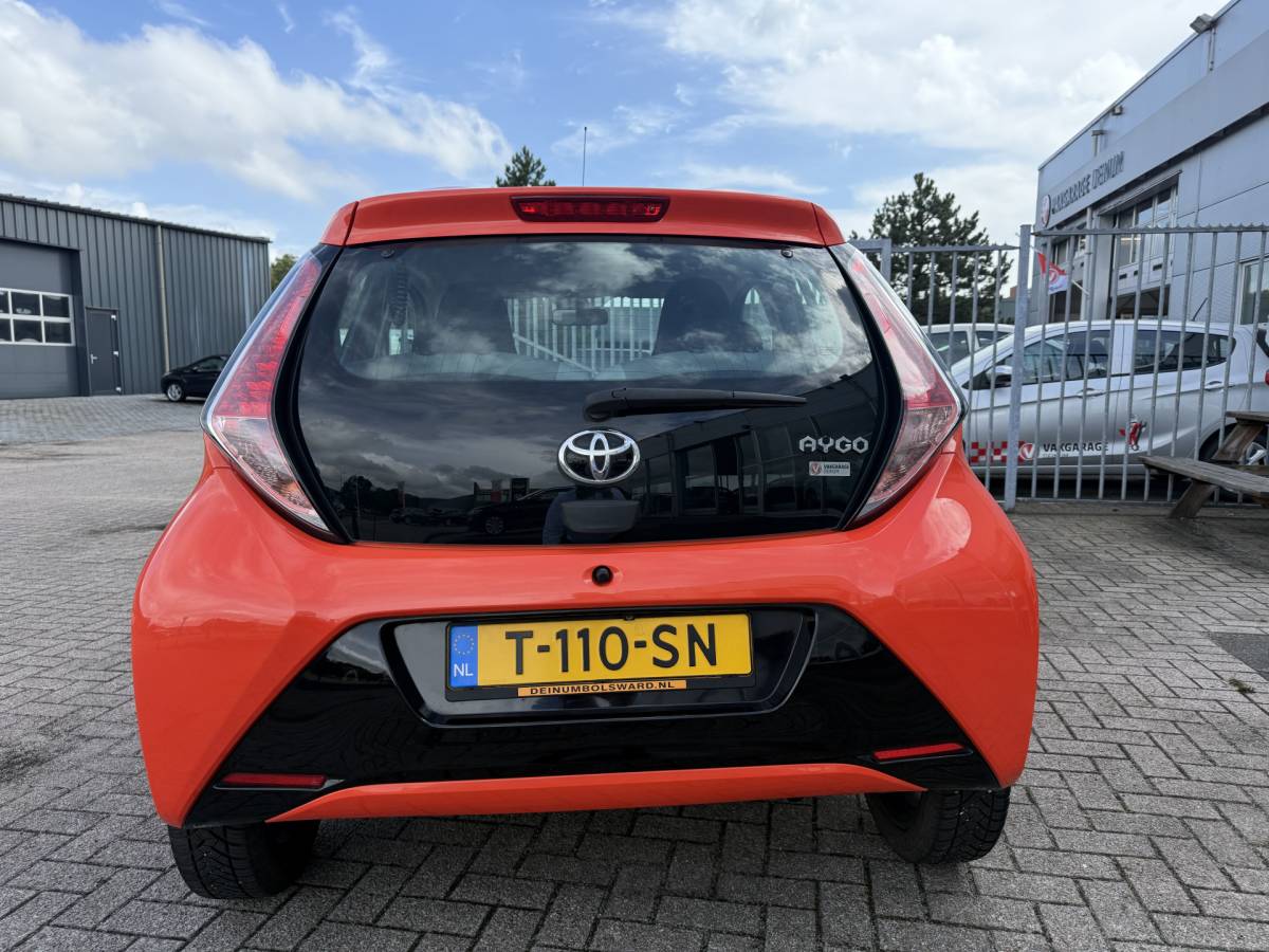 Toyota Aygo Toyota Aygo 1.0 VVT-i x-wave Airco, Camera, Bluetooth tel, etc..!!