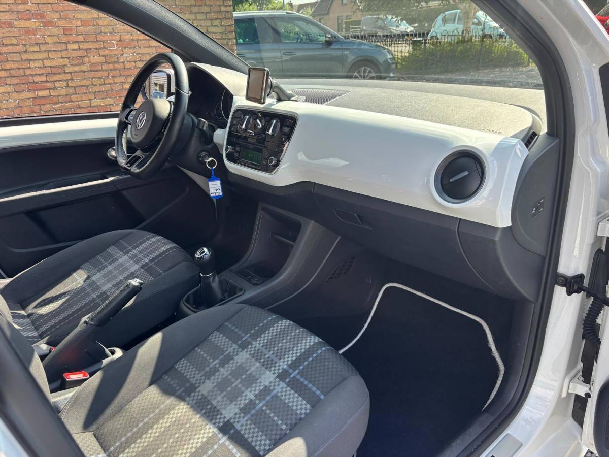 Volkswagen up! Volkswagen Up! 1.0 high up! Club BlueMotion|Airco|Stoelverwarming|Elek spiegels|