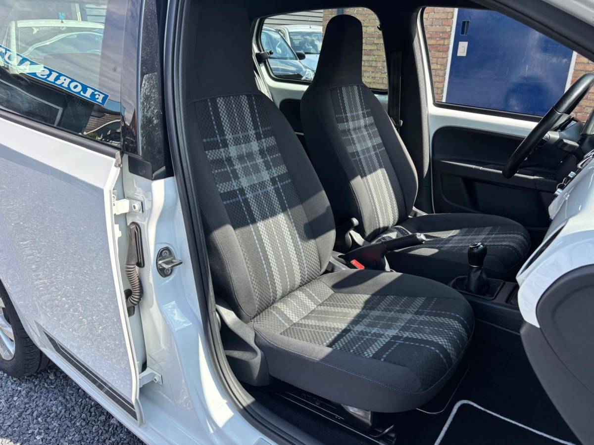 Volkswagen up! Volkswagen Up! 1.0 high up! Club BlueMotion|Airco|Stoelverwarming|Elek spiegels|