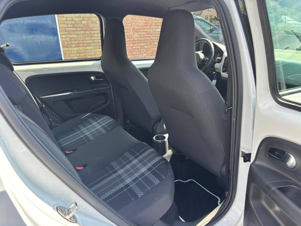 Volkswagen up! Volkswagen Up! 1.0 high up! Club BlueMotion|Airco|Stoelverwarming|Elek spiegels|