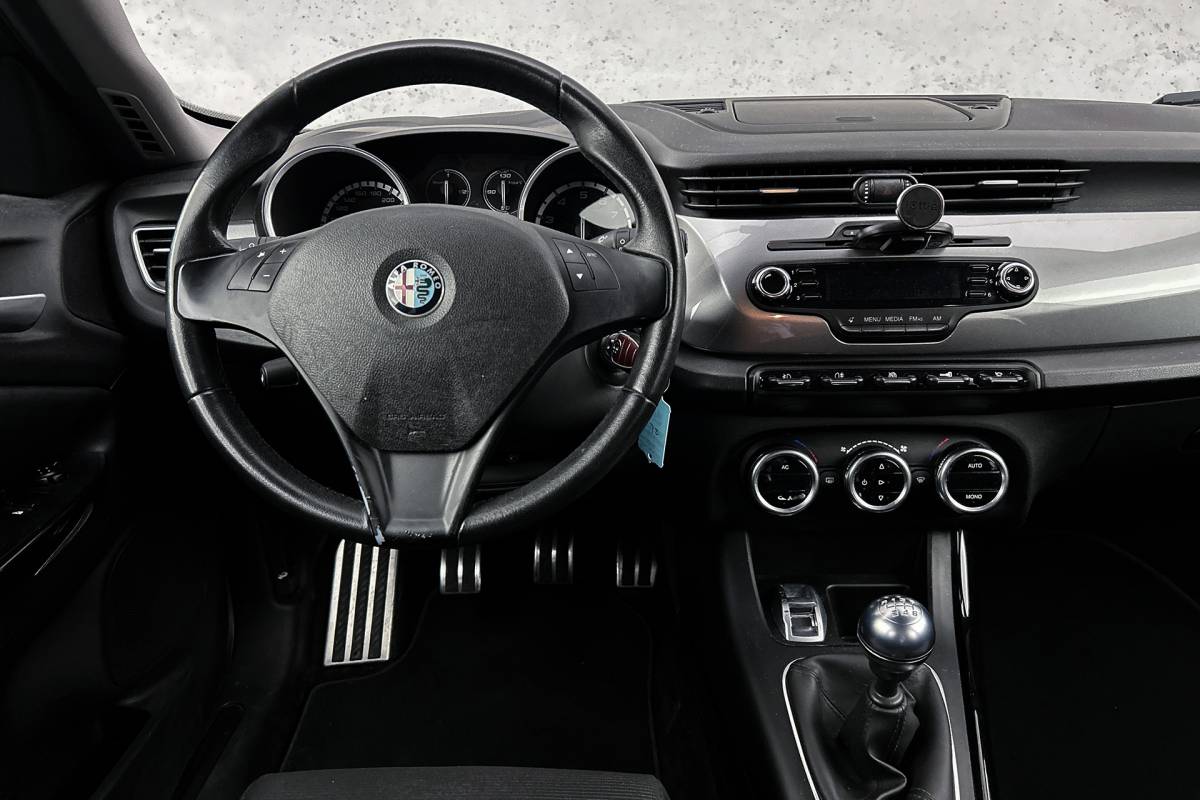 Alfa Romeo Giulietta Alfa Romeo Giulietta 1.4 T Distinctive | Cruise control | LED koplampen | Airco
