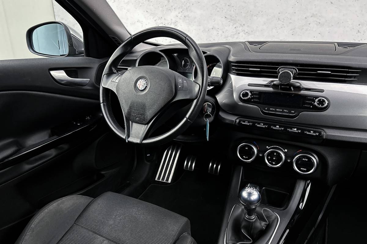 Alfa Romeo Giulietta Alfa Romeo Giulietta 1.4 T Distinctive | Cruise control | LED koplampen | Airco