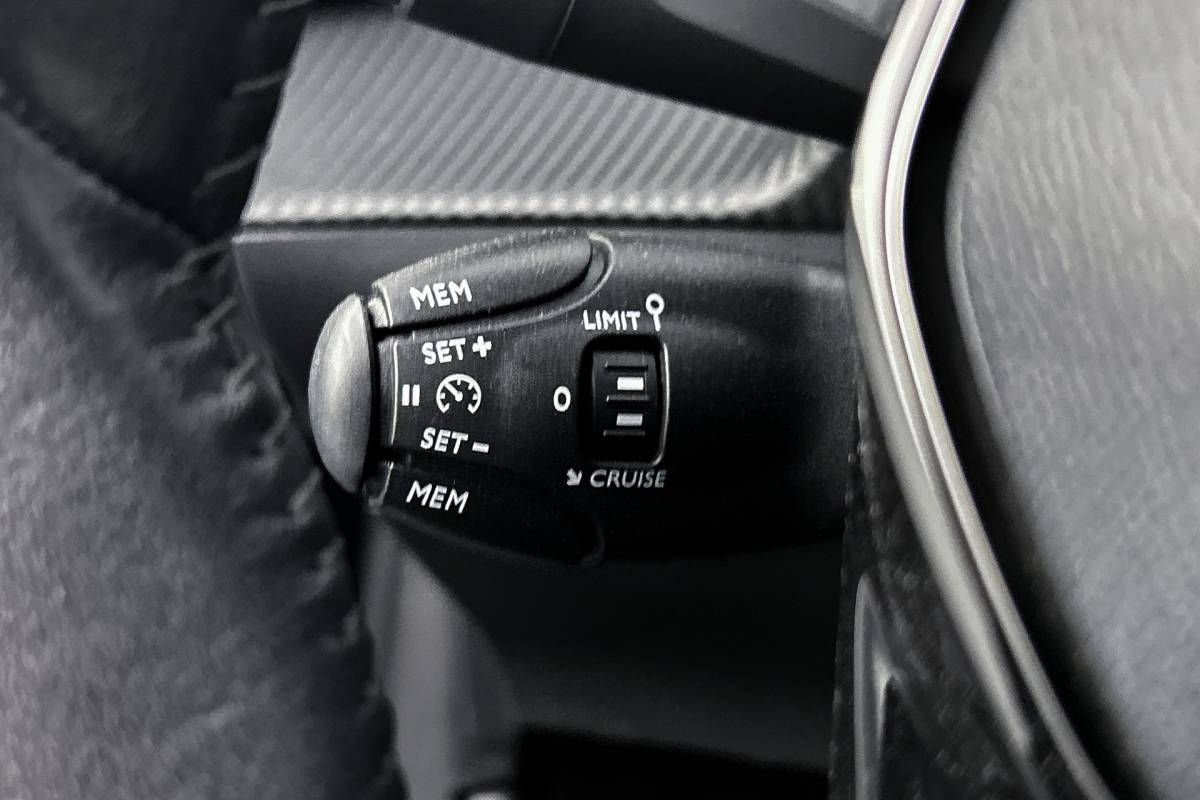 Peugeot 208 Peugeot 208 1.2 PureTech Blue Lease Active | Cruise control | Apple Carplay