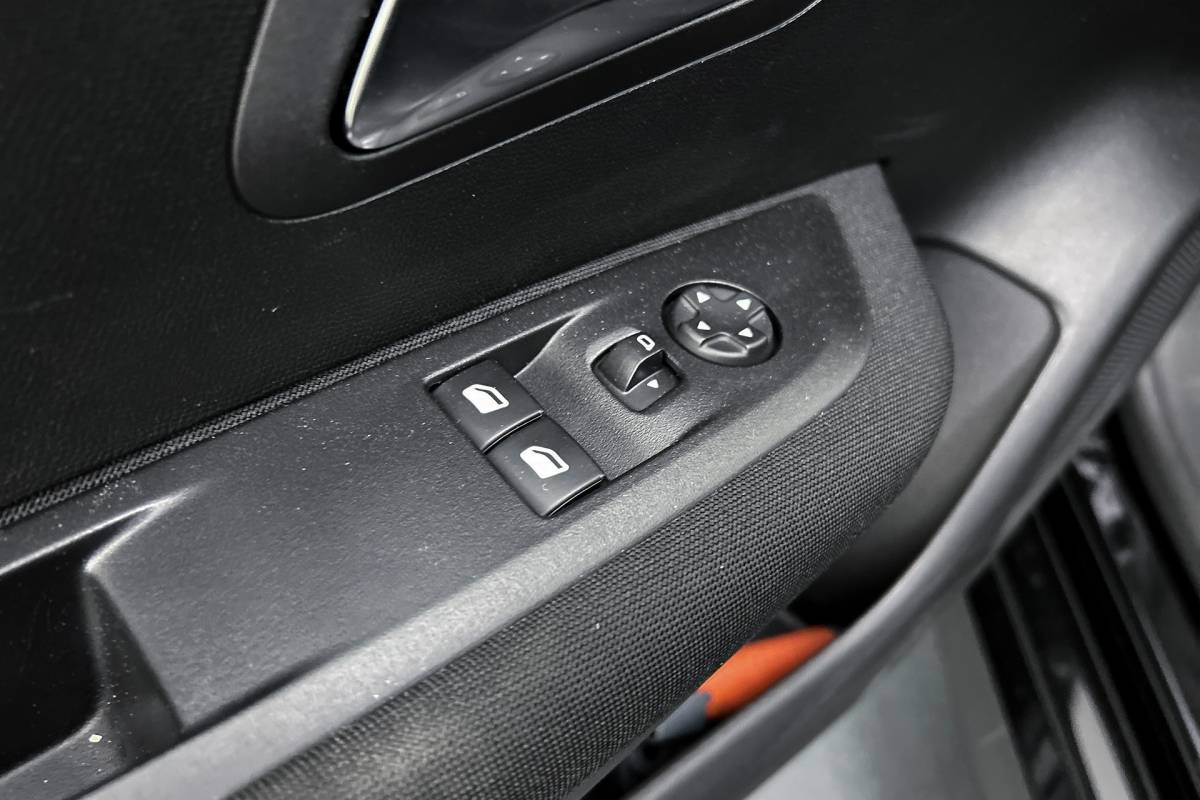 Peugeot 208 Peugeot 208 1.2 PureTech Blue Lease Active | Cruise control | Apple Carplay