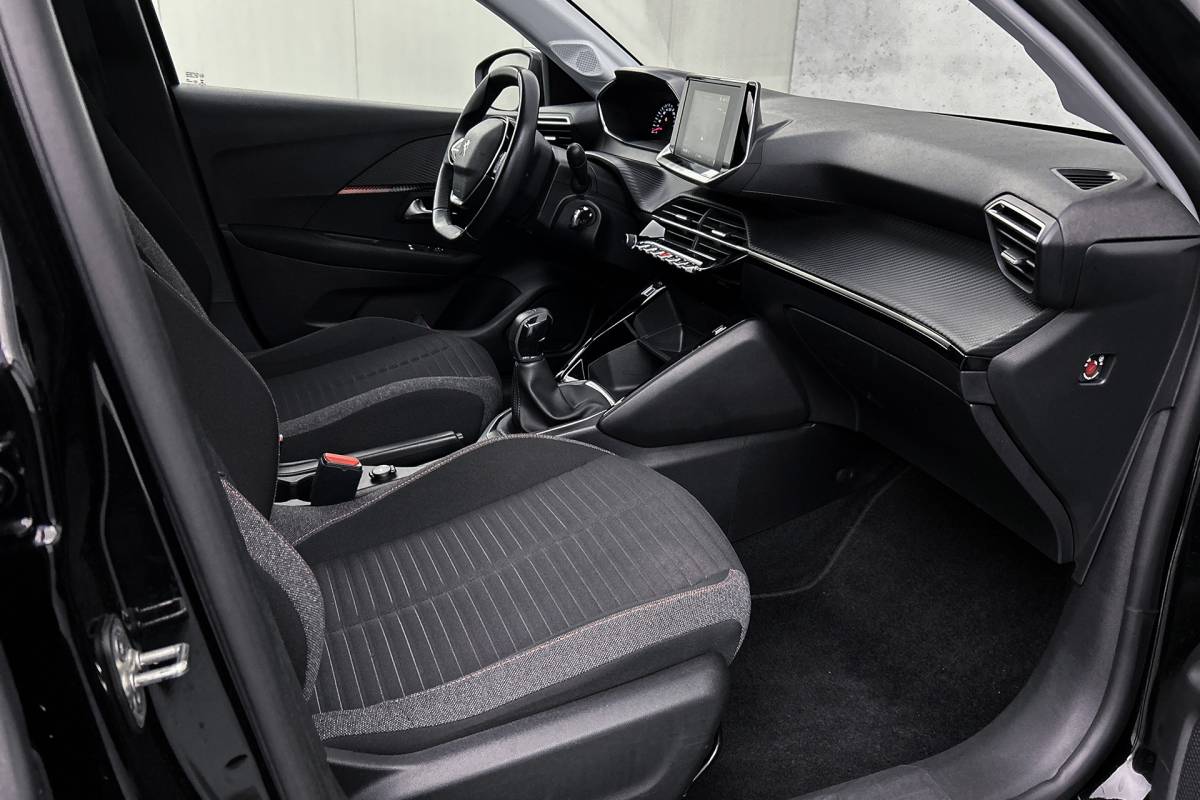 Peugeot 208 Peugeot 208 1.2 PureTech Blue Lease Active | Cruise control | Apple Carplay