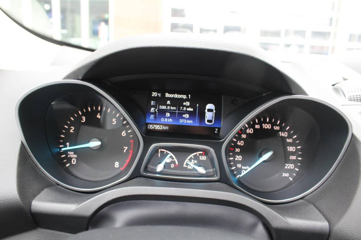 Ford Kuga Ford Kuga 1.5 EcoBoost Titanium | Stoelverwarming | Voorruitverwarming | Trekhaak | Cruise Control