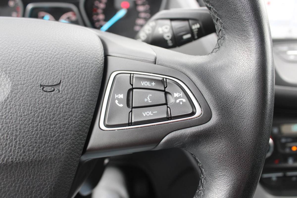 Ford Kuga Ford Kuga 1.5 EcoBoost Titanium | Stoelverwarming | Voorruitverwarming | Trekhaak | Cruise Control