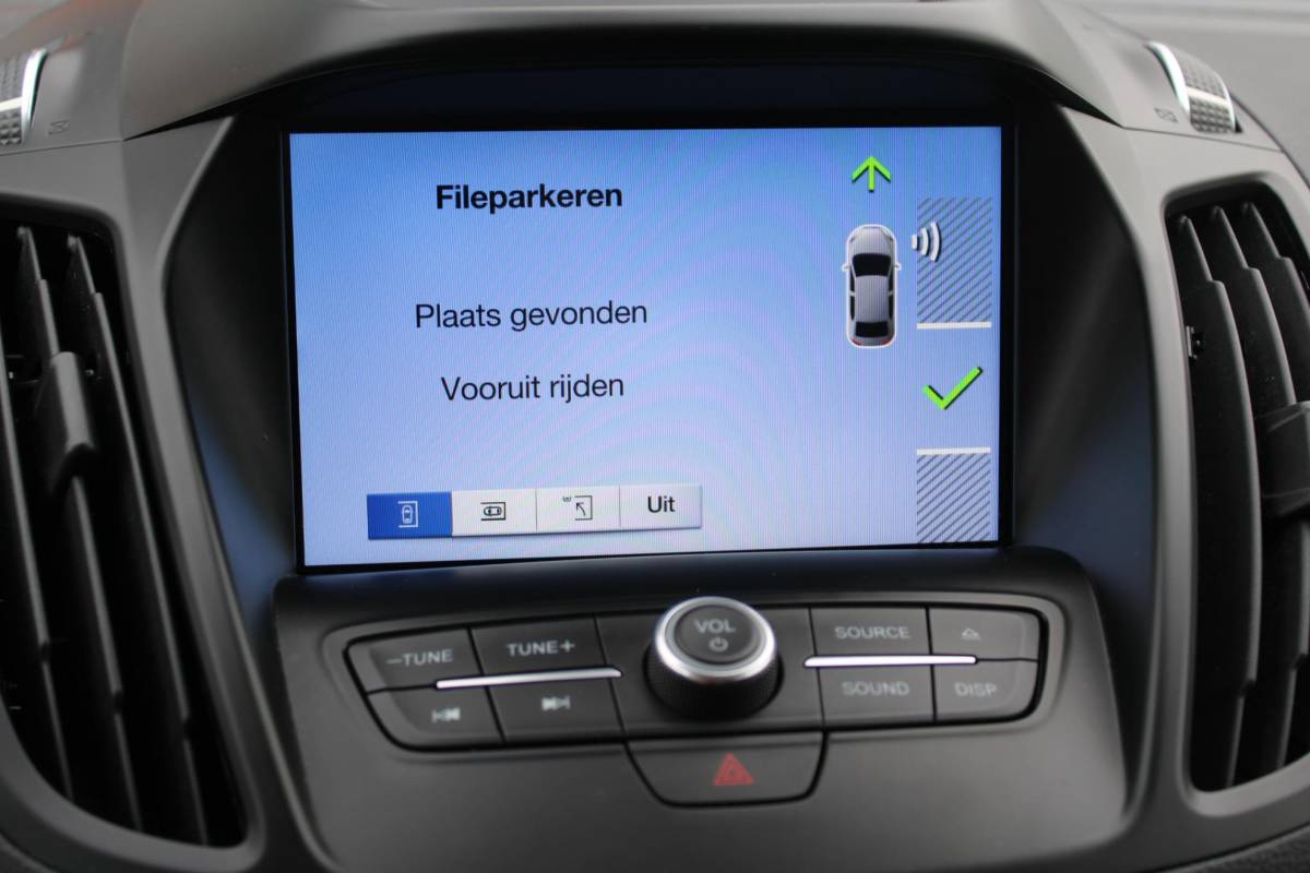 Ford Kuga Ford Kuga 1.5 EcoBoost Titanium | Stoelverwarming | Voorruitverwarming | Trekhaak | Cruise Control