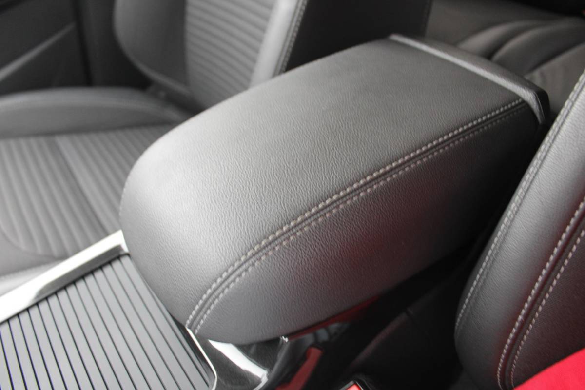 Ford Kuga Ford Kuga 1.5 EcoBoost Titanium | Stoelverwarming | Voorruitverwarming | Trekhaak | Cruise Control