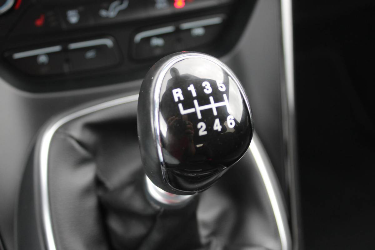 Ford Kuga Ford Kuga 1.5 EcoBoost Titanium | Stoelverwarming | Voorruitverwarming | Trekhaak | Cruise Control