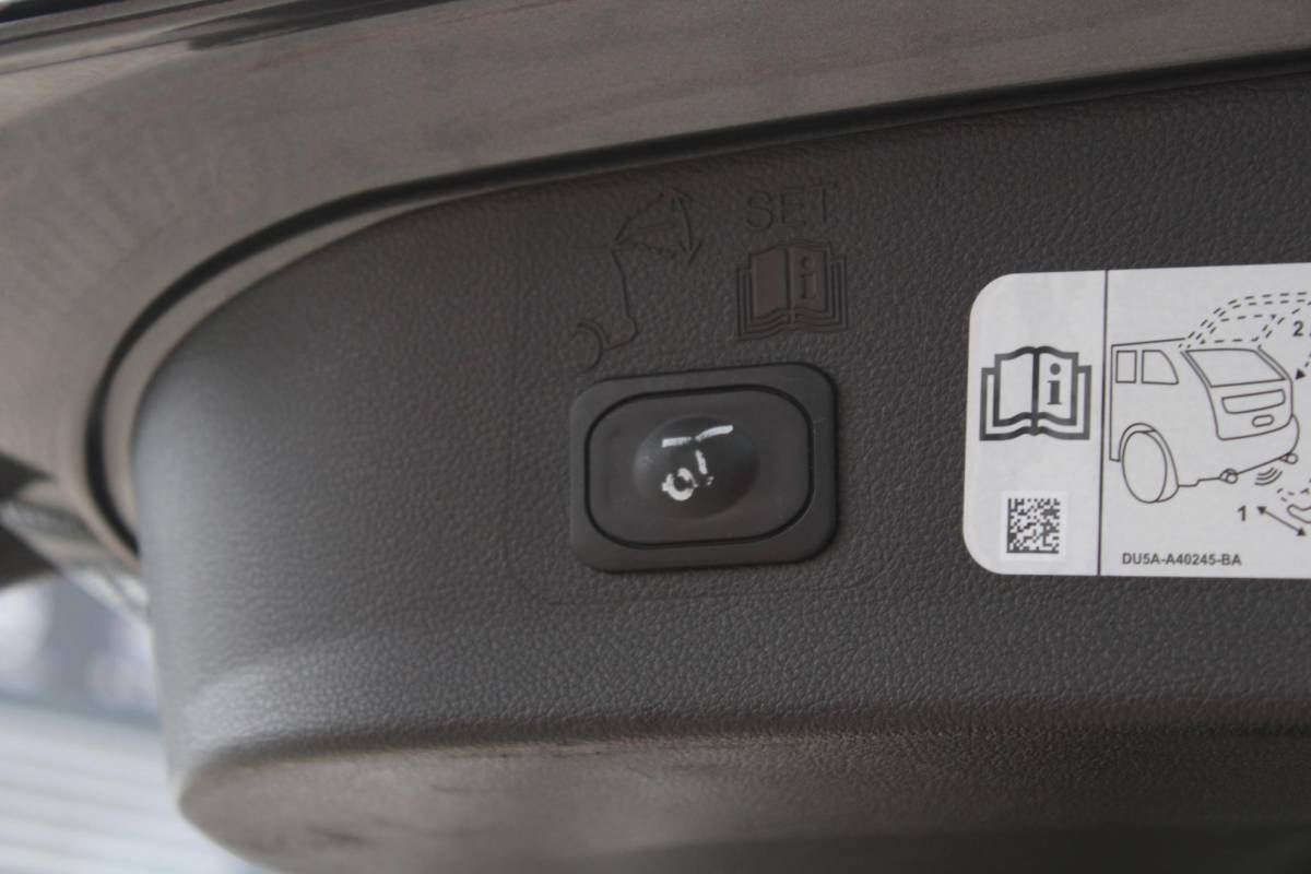 Ford Kuga Ford Kuga 1.5 EcoBoost Titanium | Stoelverwarming | Voorruitverwarming | Trekhaak | Cruise Control