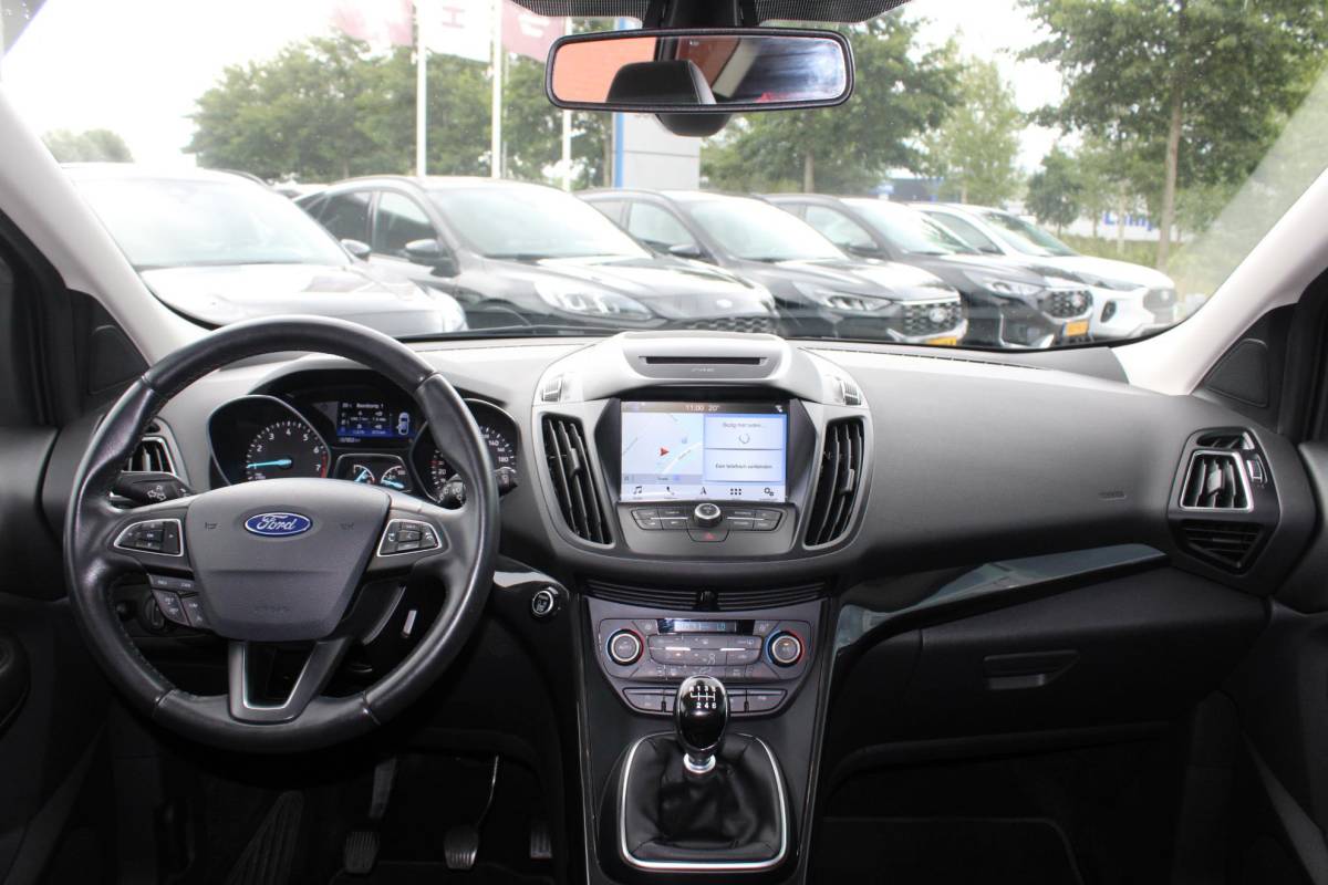 Ford Kuga Ford Kuga 1.5 EcoBoost Titanium | Stoelverwarming | Voorruitverwarming | Trekhaak | Cruise Control