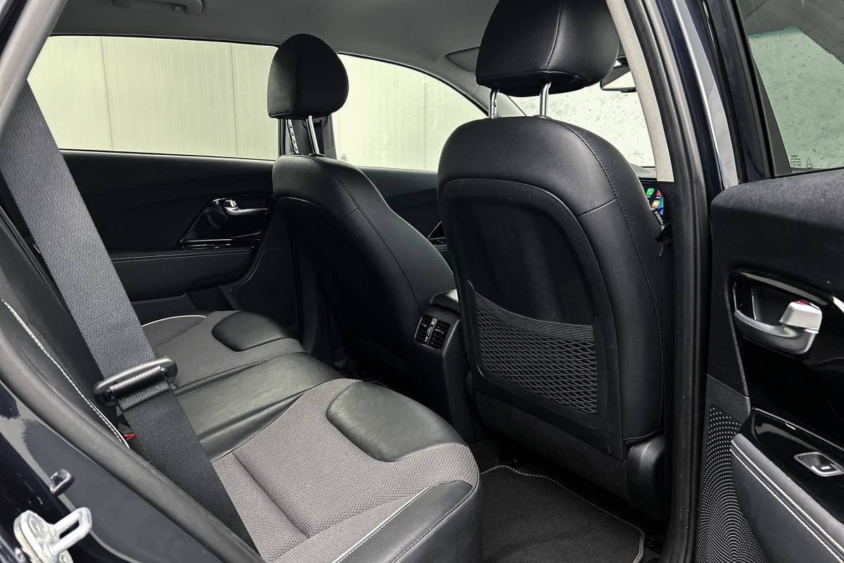 Kia e-Niro Kia e-Niro Edition 64 kWh | Stoelverwarming | Half lederen bekleding | Camera