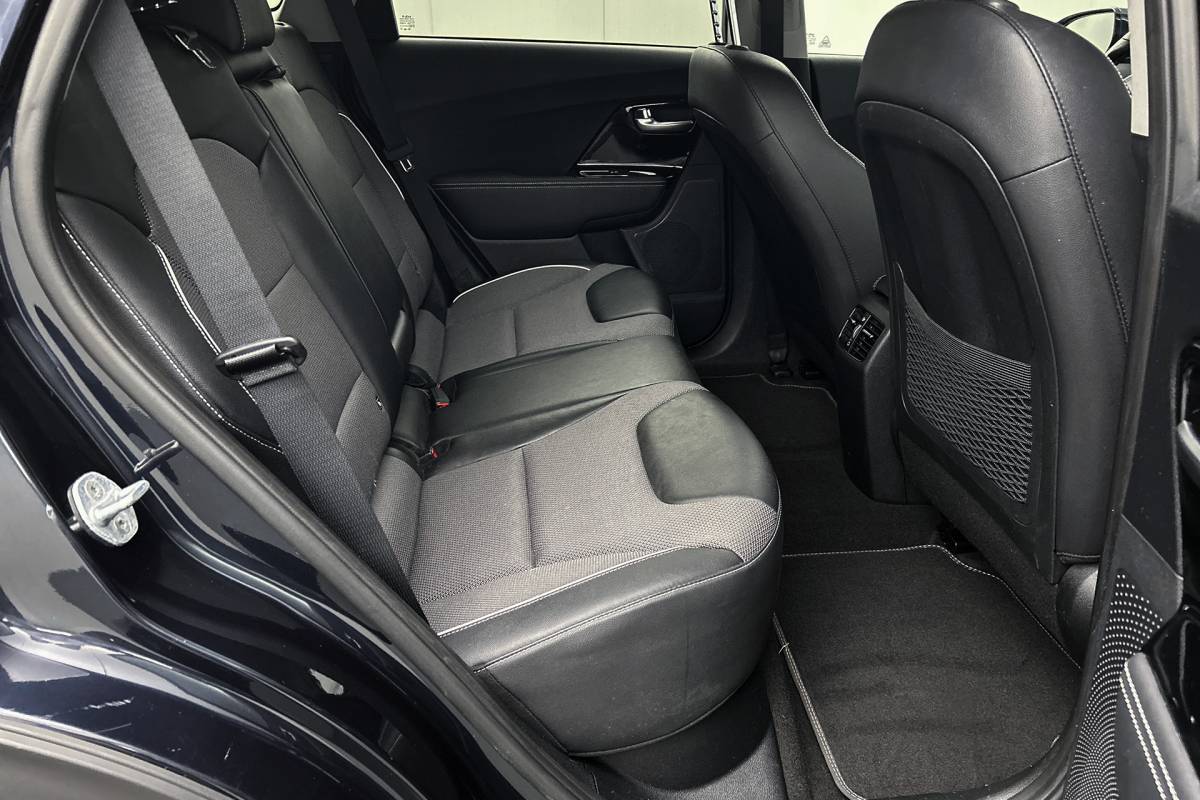 Kia e-Niro Kia e-Niro Edition 64 kWh | Stoelverwarming | Half lederen bekleding | Camera