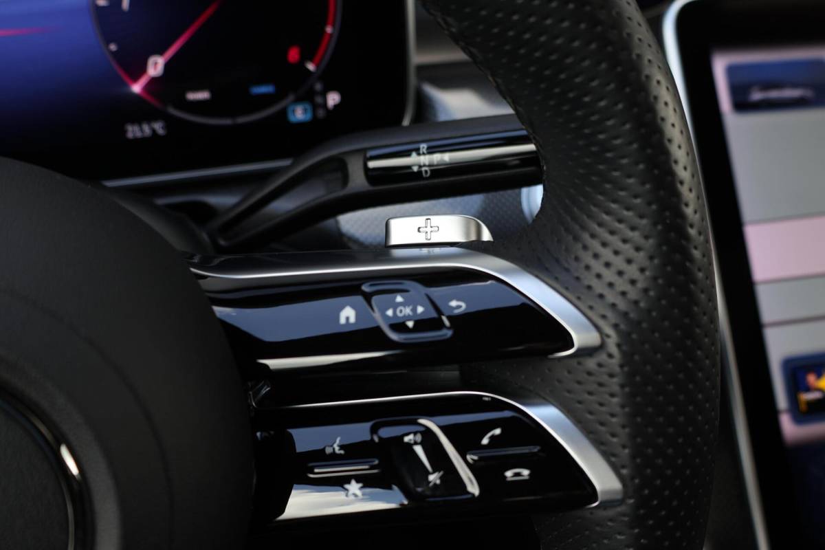 Mercedes-Benz C-Klasse Mercedes C-klasse Estate 220 d AMG Line / Panoramadak / Burmester Surround / Massage Stoelen / Night Pakket / Trekhaak Wegklapbaar
