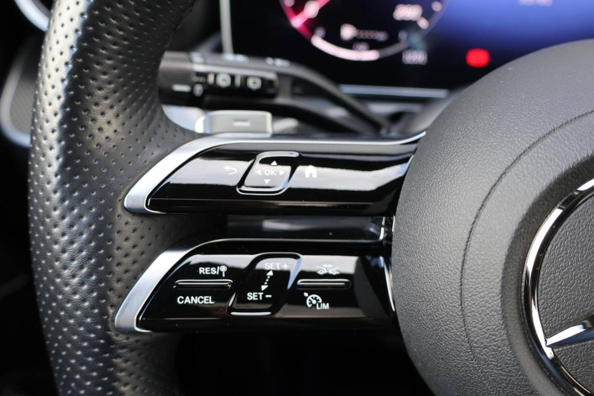 Mercedes-Benz C-Klasse Mercedes C-klasse Estate 220 d AMG Line / Panoramadak / Burmester Surround / Massage Stoelen / Night Pakket / Trekhaak Wegklapbaar