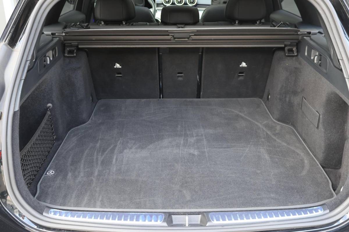Mercedes-Benz C-Klasse Mercedes C-klasse Estate 220 d AMG Line / Panoramadak / Burmester Surround / Massage Stoelen / Night Pakket / Trekhaak Wegklapbaar