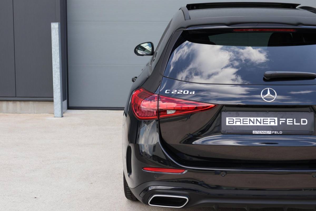 Mercedes-Benz C-Klasse Mercedes C-klasse Estate 220 d AMG Line / Panoramadak / Burmester Surround / Massage Stoelen / Night Pakket / Trekhaak Wegklapbaar