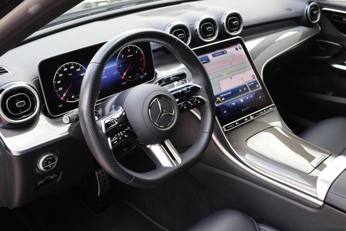 Mercedes-Benz C-Klasse Mercedes C-klasse Estate 220 d AMG Line / Panoramadak / Burmester Surround / Massage Stoelen / Night Pakket / Trekhaak Wegklapbaar